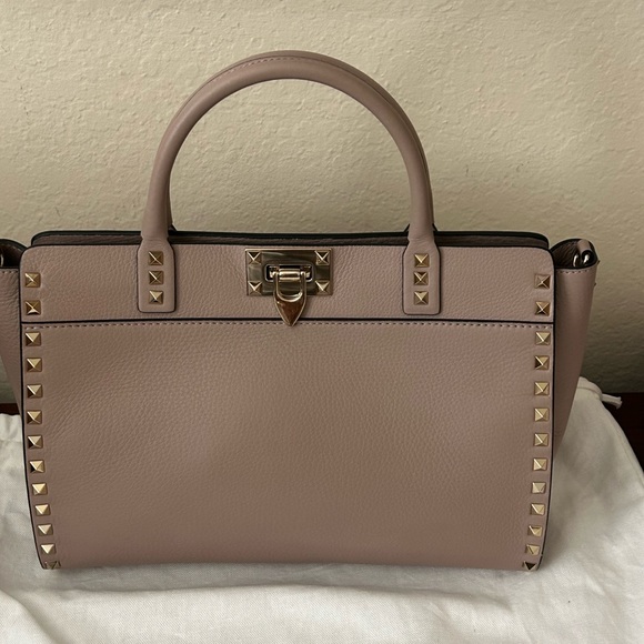 Valentino Garavani Rockstud Bag - Picture 2 of 11